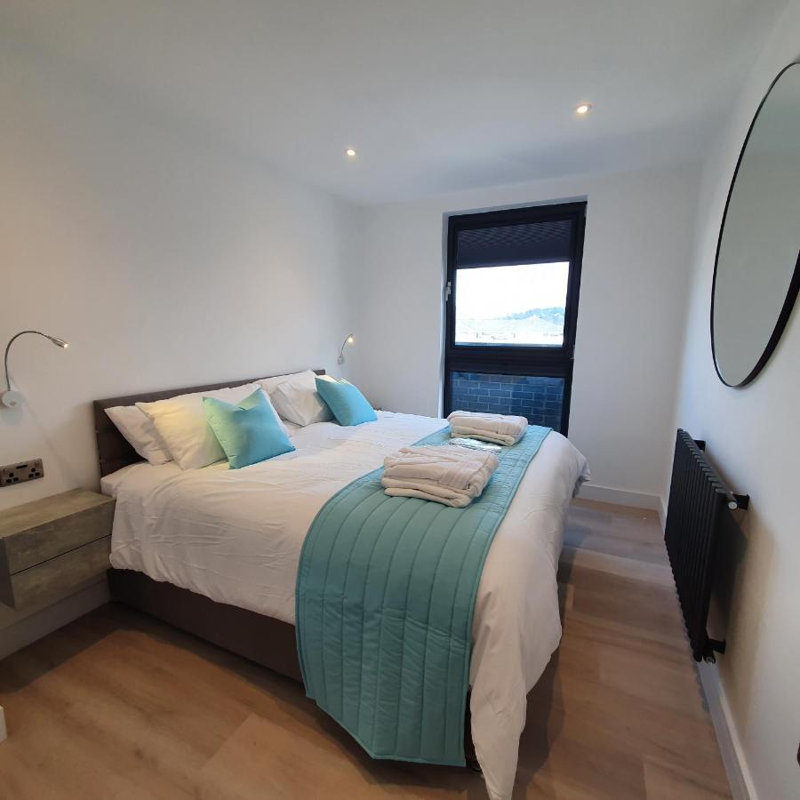 Central Penthouse With Hot Tub & Views 24 첼튼엄 외부 사진