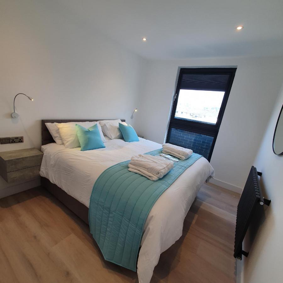 Central Penthouse With Hot Tub & Views 24 첼튼엄 외부 사진