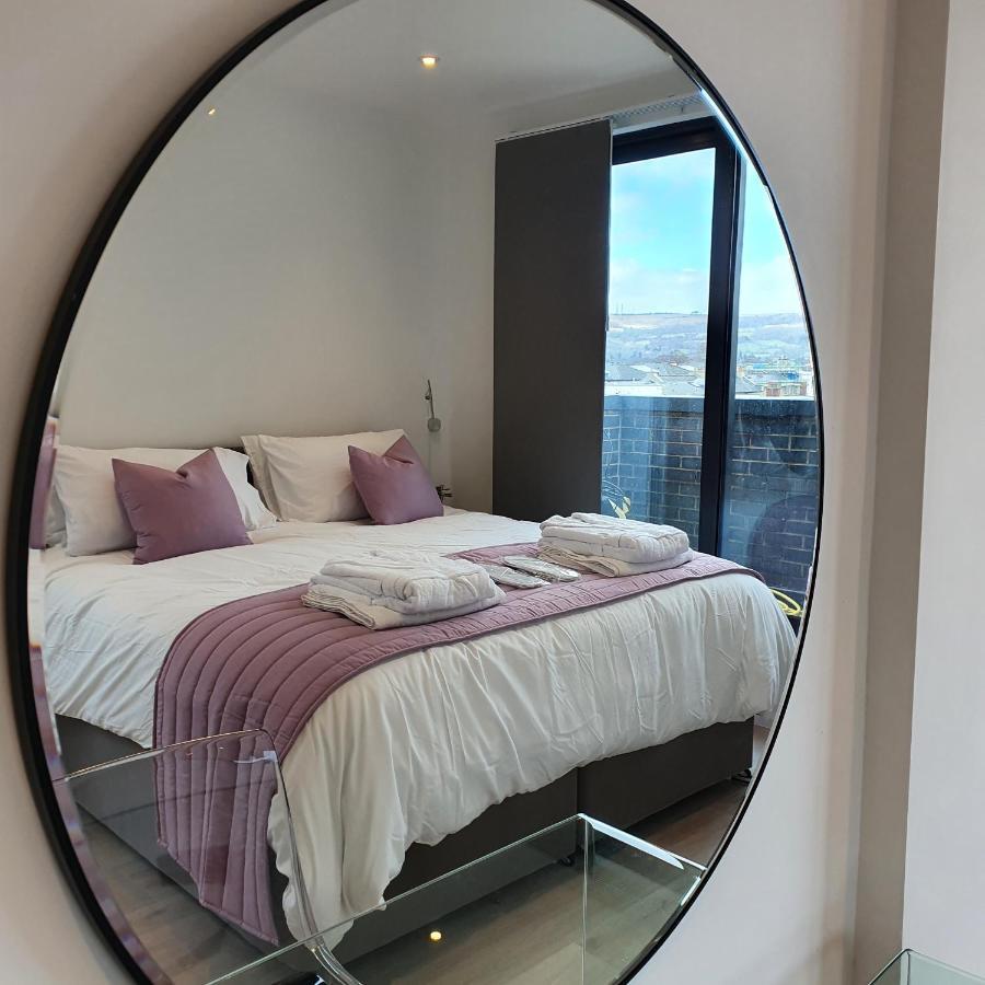 Central Penthouse With Hot Tub & Views 24 첼튼엄 외부 사진